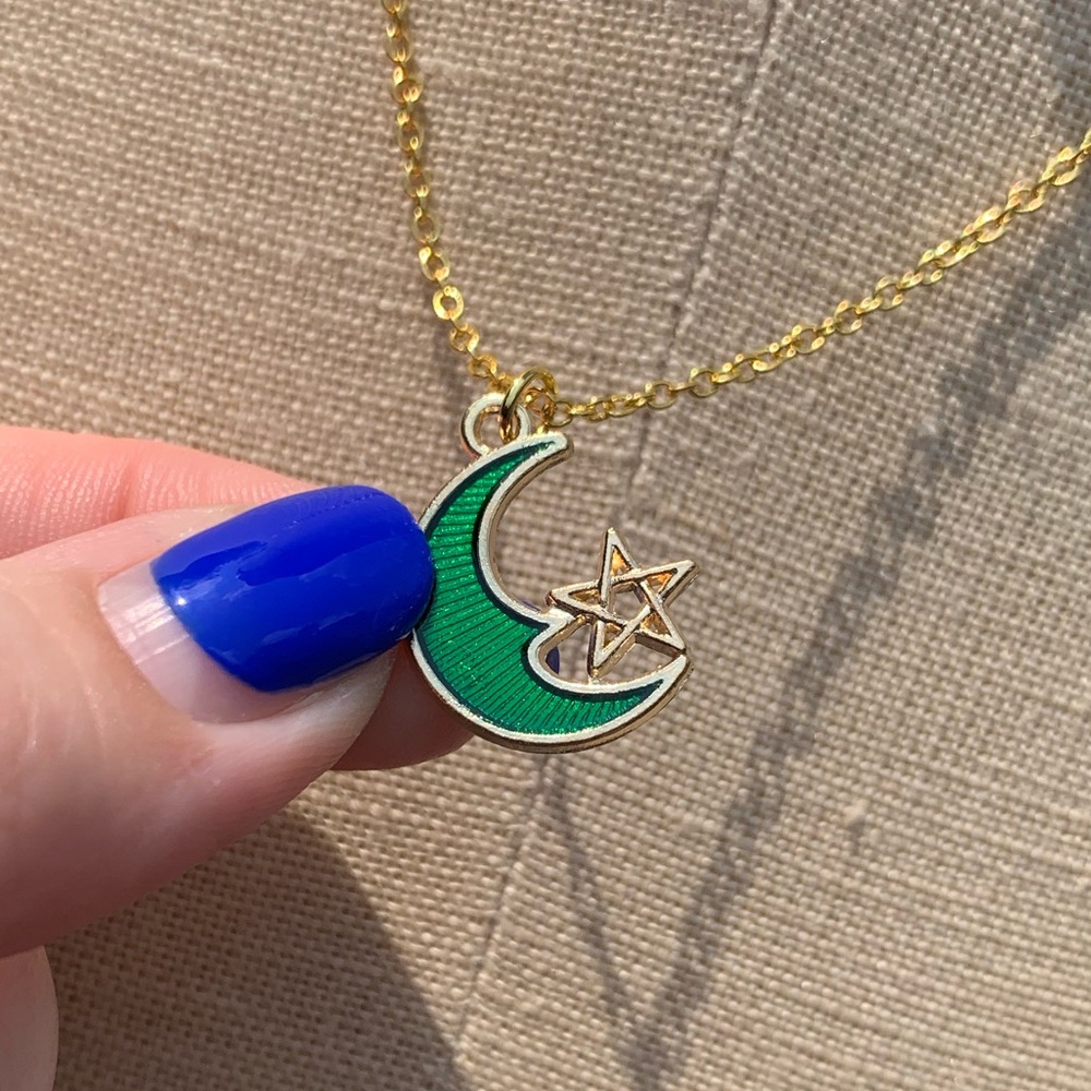 NWT Sterling Silver Plated Chain, Enamel Moon & Pentagram Star Alloy Metal Charm